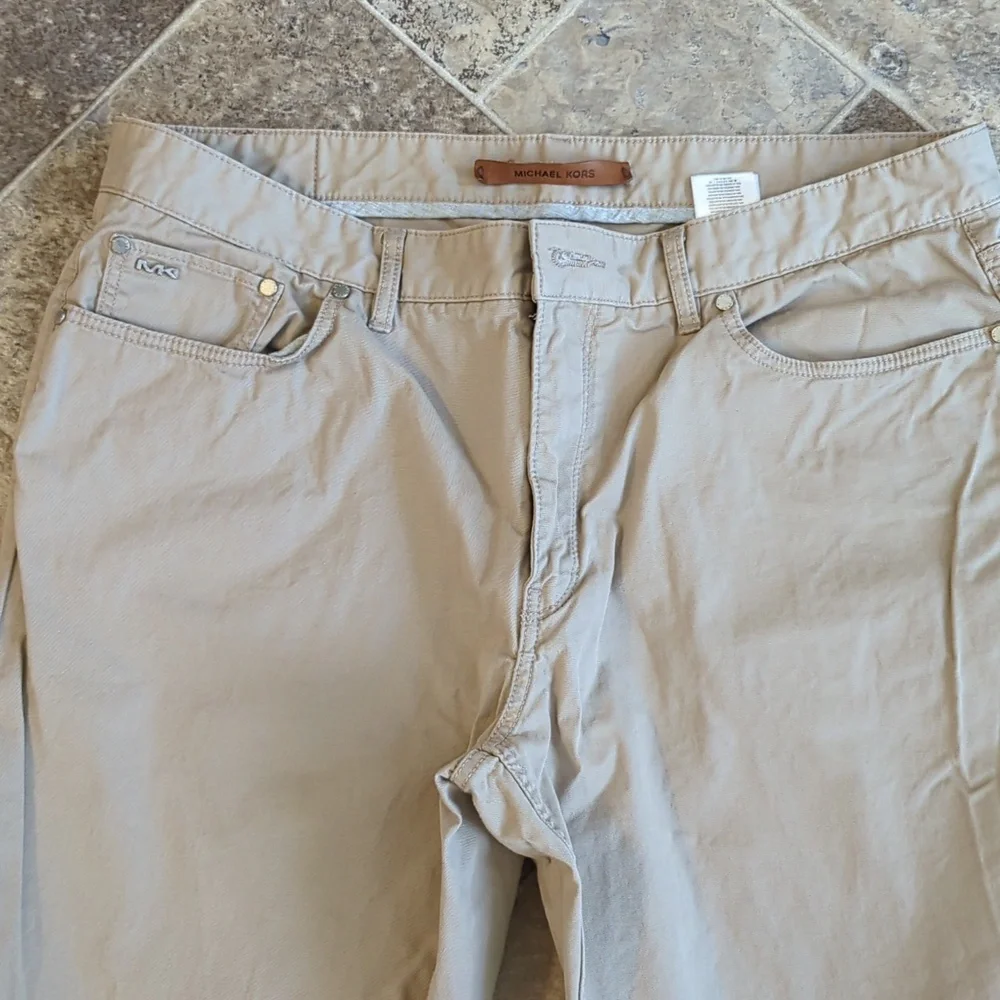 Cargos - Picture 4 of 5